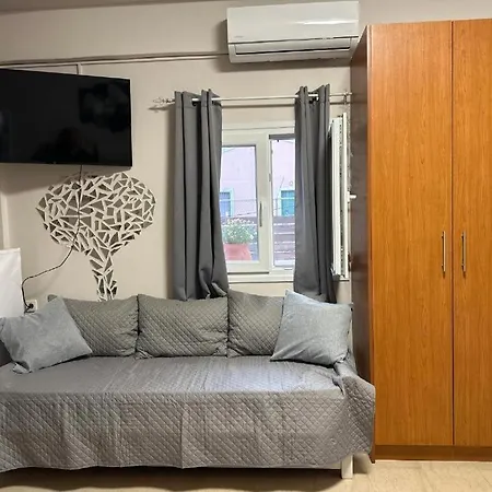 Angeligue With Balcony شقة *